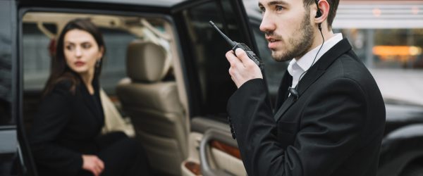 side-view-safety-man-monitorization (1)